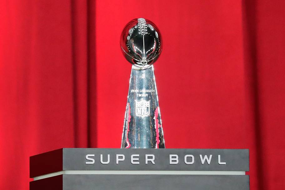 Nfl, in palio per la finale del Super Bowl il trofeo Vince Lombardi (Afp)